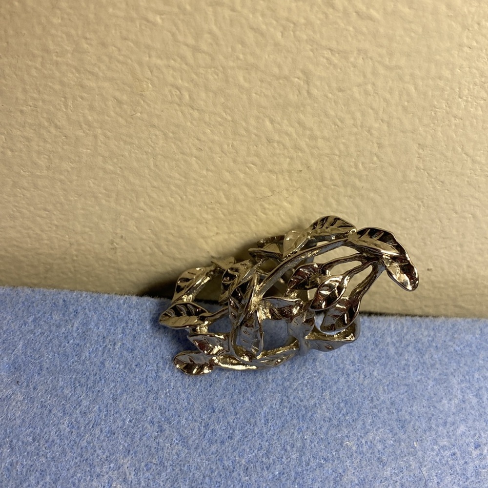 $5 When Bundled- Vintage Statement Ring - image 3